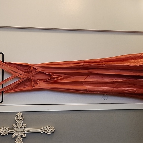 Formal dress by Jump Apparel, size 9/10, Coral. - Picture 2 of 4